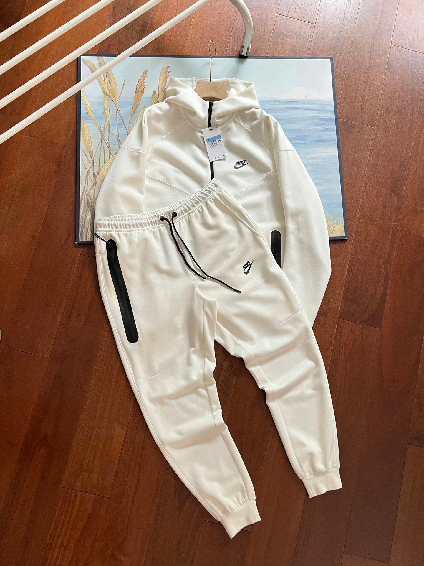Nike tech